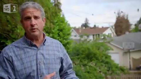 World's Weirdest Events_ Gift giving crows