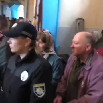 Ukraine detaining orthodox priest right from service