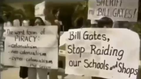 PSYCHOPATH BILL GATES, FILMED BY A HIDDEN CAMERA DURING AN INTERROGATION IN 1998.