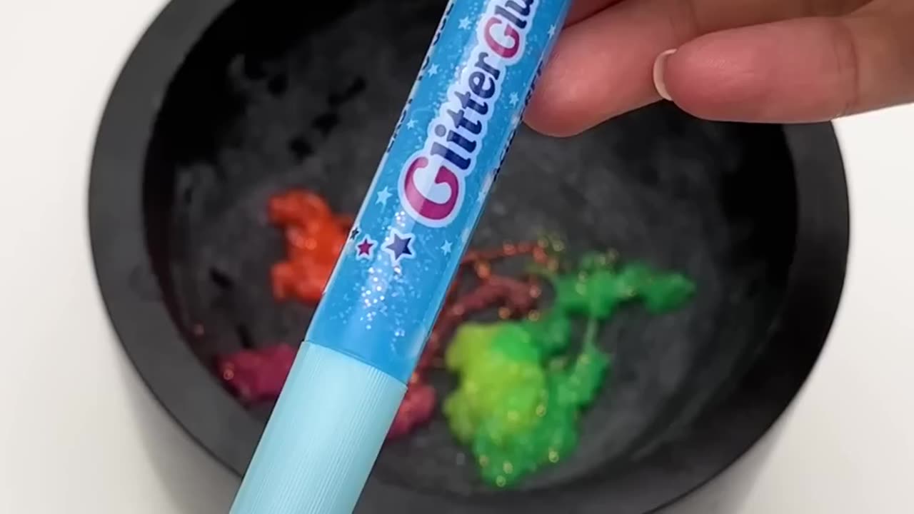 Satisfying crushing-slime crush glitters