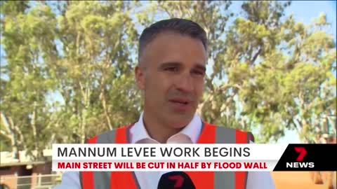 River Murray_ Flooding watch and act after private levee inundated near Renmark