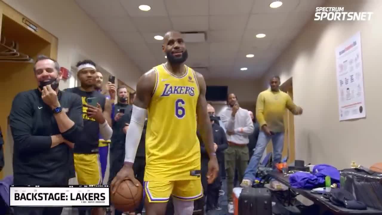 Lakers locker room after Austin Reaves' buzzer-beating game-winner in Dallas!! #Shorts l NBA Lens