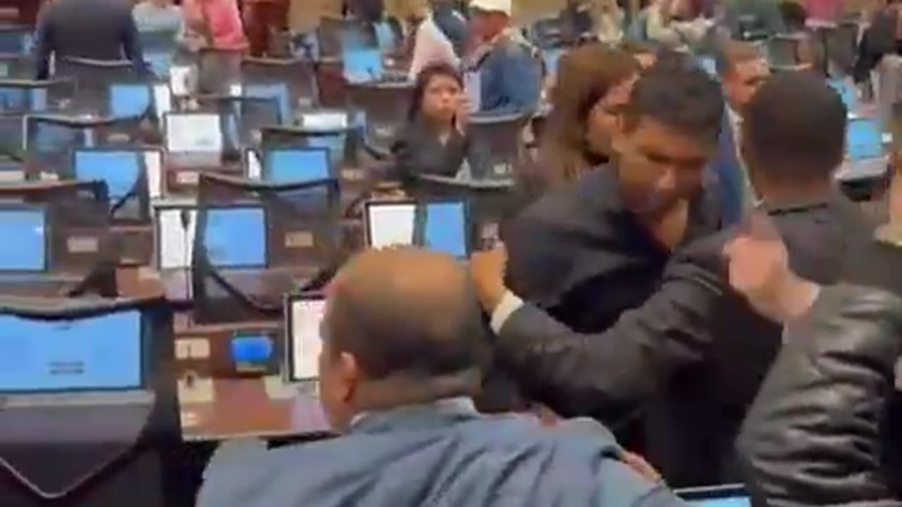 Miguel Polo Polo y David Racero casi se van a los golpes en el Congreso