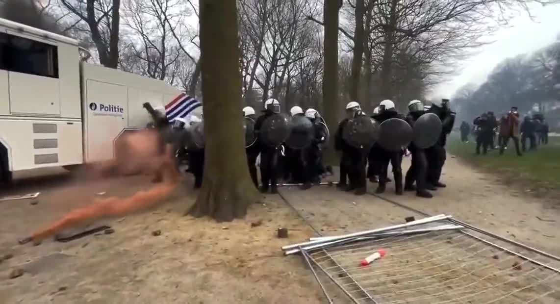 Urgent !! PIGS in EU are getting hammered..