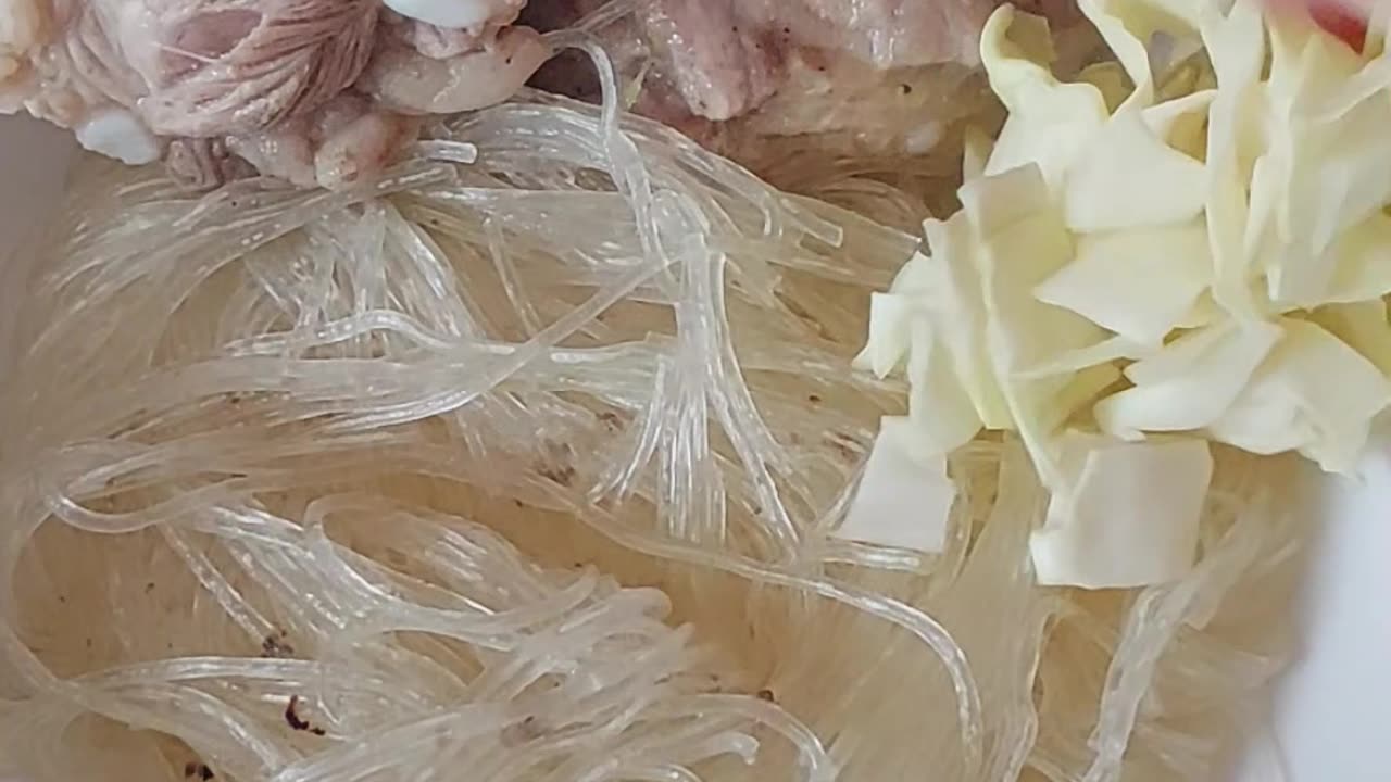 Asian Noodle with Pork and egg recipe. Sotanghon recipe. #soup #asianrecipe #homemade #cooking #food
