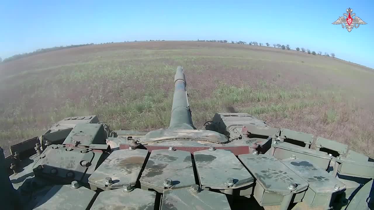 deNAZIfication - Coordinated and precise: a tank unit in action
