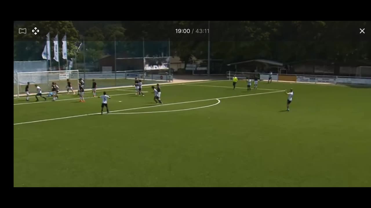 Yaya (nr 6) met Vfl 08 Vichttal tegen Wegberg Beeck en Troisdorf, voorbereiding.