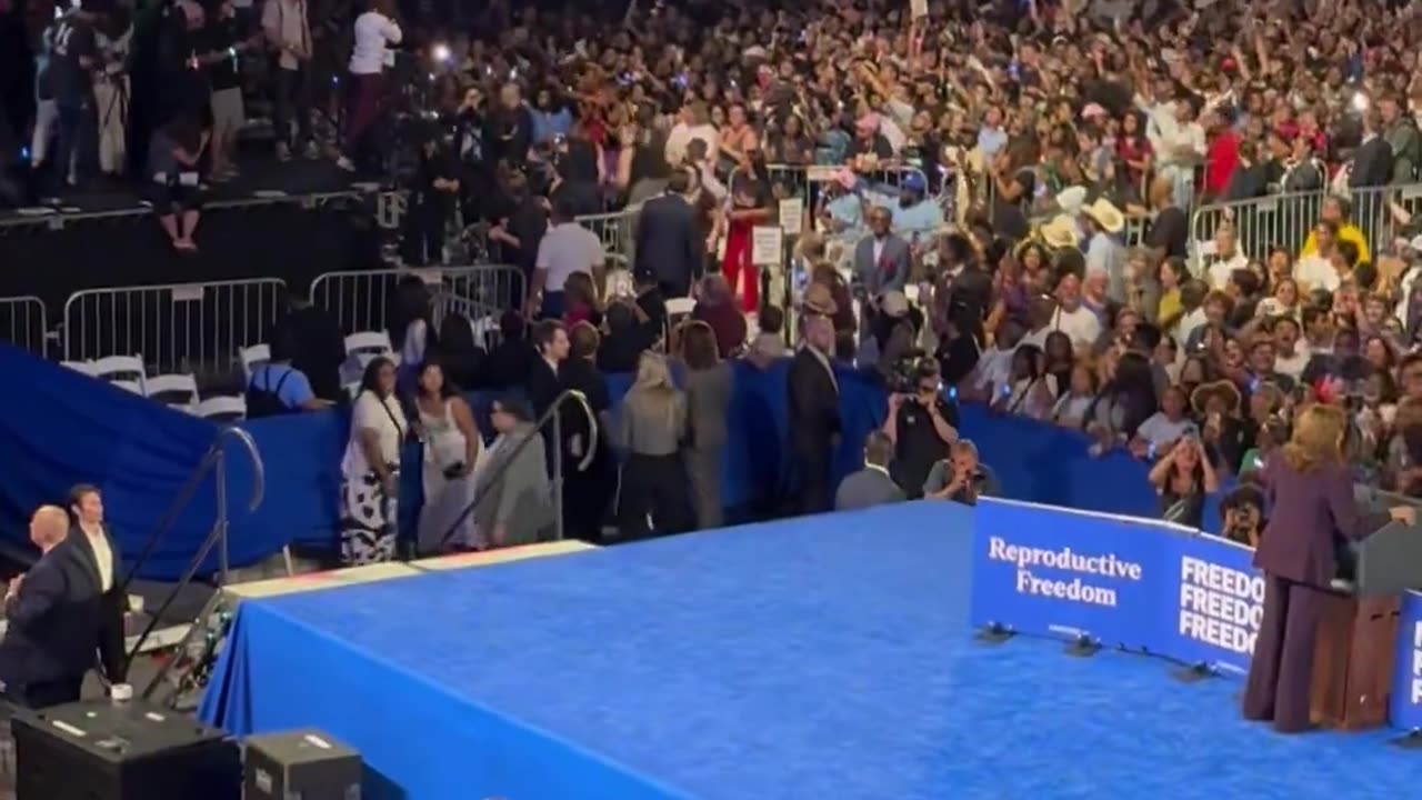 People were heckling Kamala like crazy PART 2