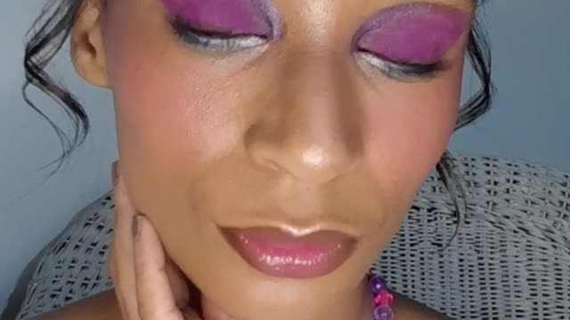 A Crappy Makeup Video with Crappy Voice over.