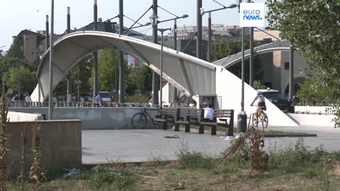 La reapertura a vehículos del puente de Mitrovica en Kosovo, descartada en medio de tensiones …