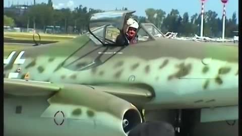 Messerschmitt Me 262 "Schwalbe" - First Flight Over Berlin after 61 Years, Historical Footage!