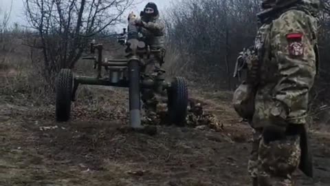 Ukrainian soldier doing a Nazi salute