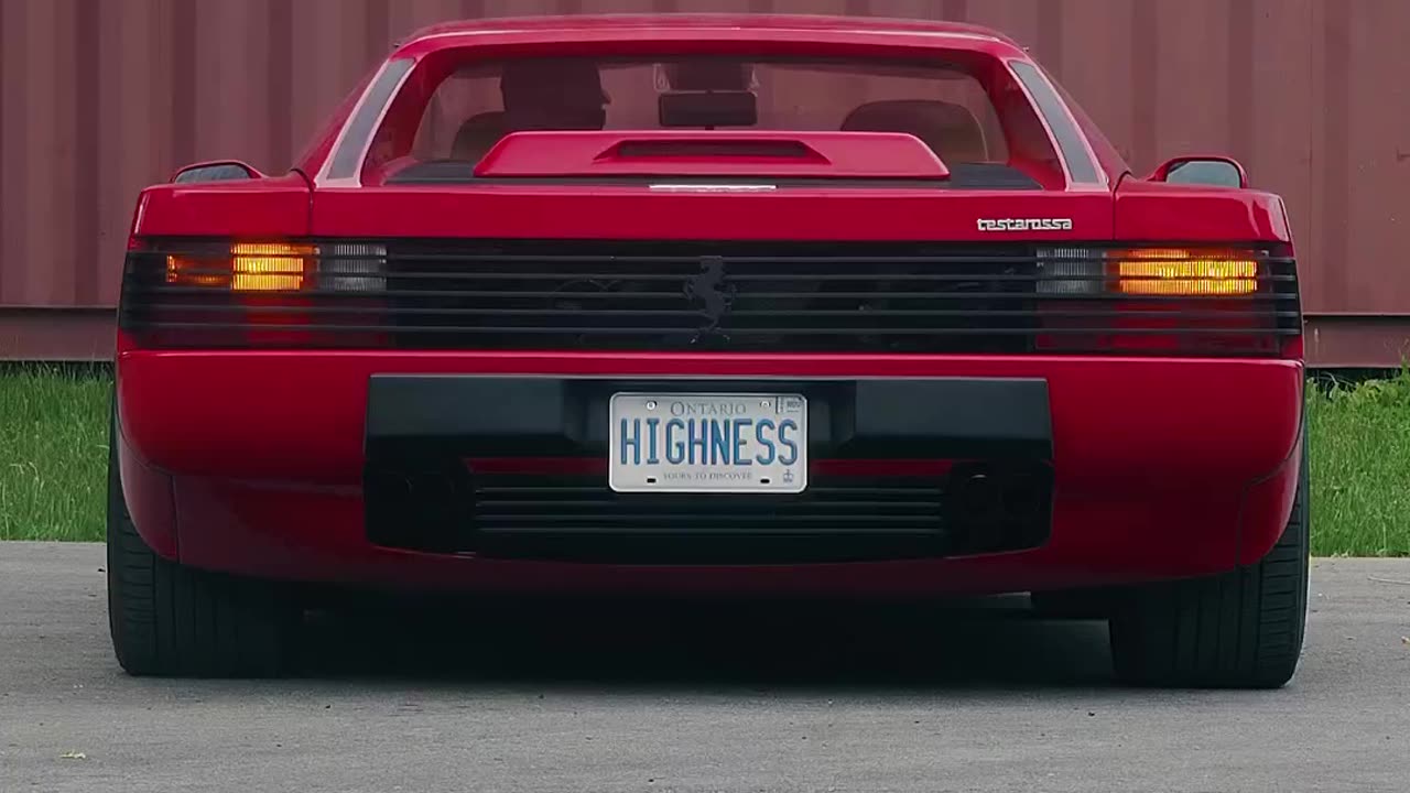 Ferrari Testarossa 1984 sport ... welcome to time machine