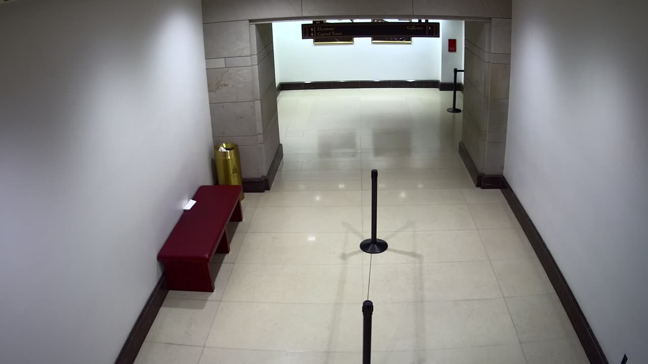 7080CVCULElevator17-18toGalleries_2021-01-05_23h00min01s917ms.mp4