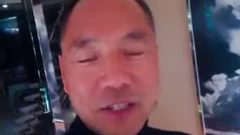 20181013文贵先生视频²：英国朋友送来了十几箱红酒，一盒雪茄