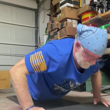 Kneeling Push-Up Pull-Backs