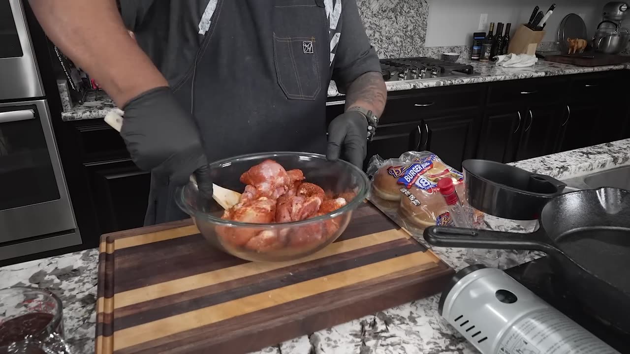 Crockpot BBQ Pulled Chicken Sandwiches