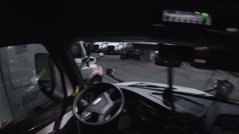 360 freightliner cascadia cab tour short