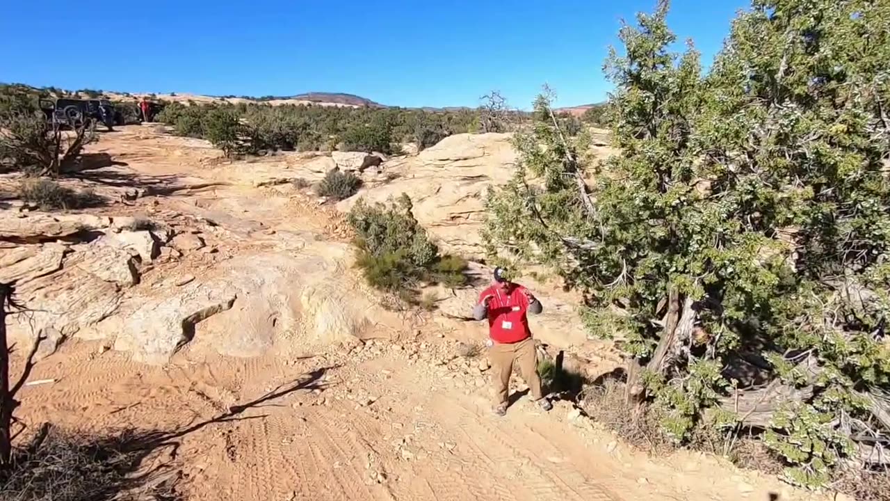 SOB Climb on Hotel Rock Trail, Utah #jeepjamboree#rockclimbing #archescanyon #jeepusa