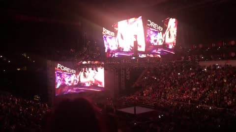 The intro to Monday Night Raw 2022 11_14