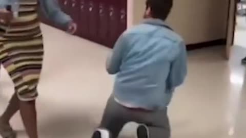 Student spray teacher with pepper spray in school