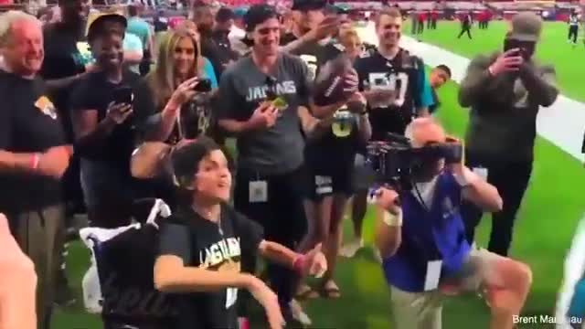 20 beautiful moments in sports history!