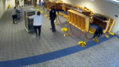 1476HSOB02SH211Hallway_2021-01-06_16h00min01s357ms.mp4