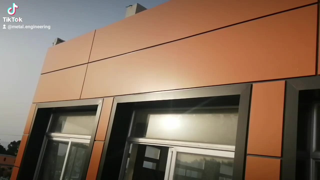 تغليف الواجهة بالألكبوند