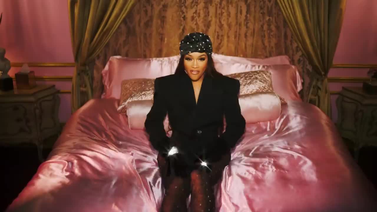 Saweetie-Closer(feat.H.E.R.) [official music video]mp4
