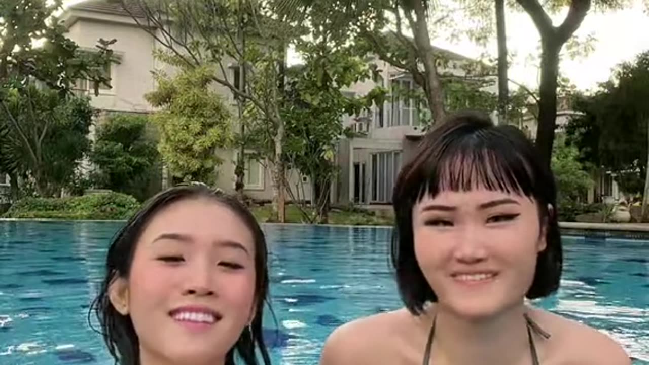 Relax and dance in the swimming pool