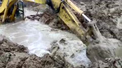 Excavator work in difficult conditions