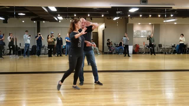 West Coast Swing @ Studio 22 with Wes Neese 20230125 220259