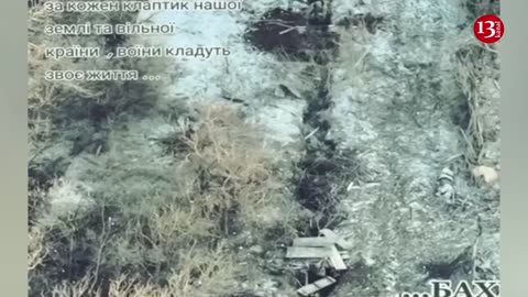 Ukrainian troops attack Russians' trench - open fire at close range