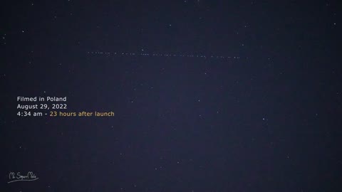 SpaceX Starlink Satellites Train (G4-23) near Mars and Pleiades - August 29, 2022