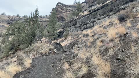 Central Oregon – Steelhead Falls – The Earth's Geology is Humbling – 4K