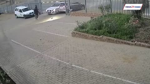 Car Jacking Fails . Self Defense . Victims Fight Back . Instant Karma