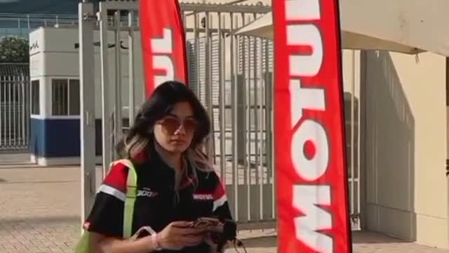 beautiful woman who is good at drifting