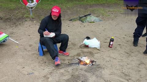 Protester burns Koran in Sweden
