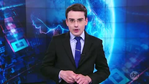 Mergulhadora escapa por pouco de mordida de tubarão | Primeiro Impacto