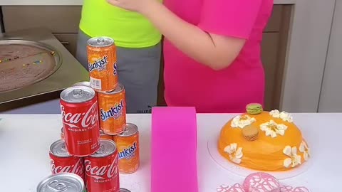 Ice cream challenge! 🍨 macaron vs soda