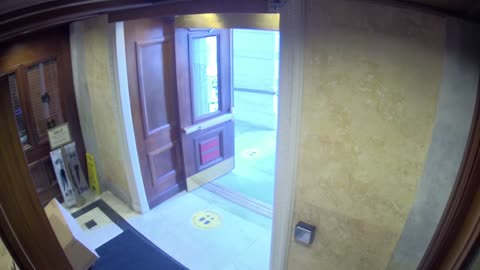0181USCH01SouthDoorVestibule_2021-01-06_11h40min01s693ms.mp4