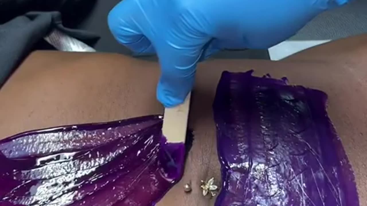 @waxingqueenadventures5191 and Skelly waxes stomach with Purple Seduction hard wax