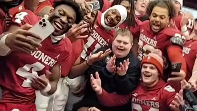 James Droz celebrated with Oklahoma in the locker room after they beat Oklahoma State 👏