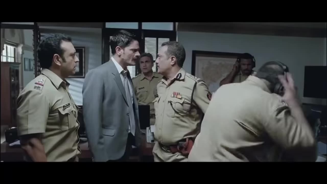 Gabbar Is Back Scene 6 Gabbar Kidnaps Corrupt Police Officers Akshay Kumar Sunil Grover