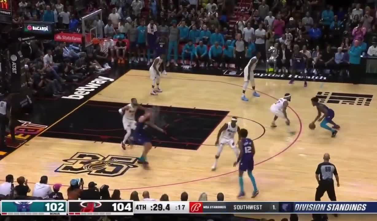 Dennis Smith Jr. ties the game with under 30 seconds to play