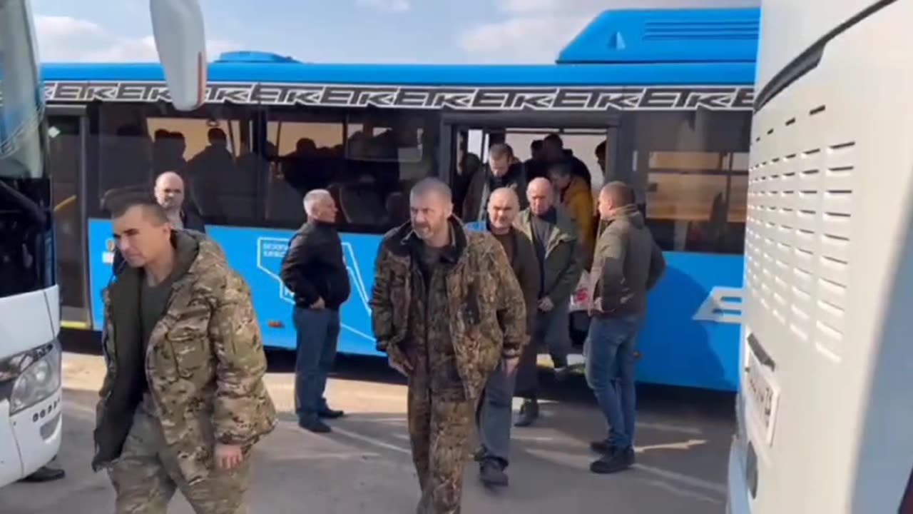The first shots of Russian servicemen returning home from captivity.