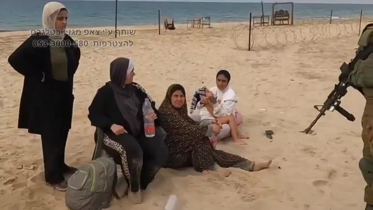 IDF Soldiers Give Gazan Civilians Water After Hamas Refused