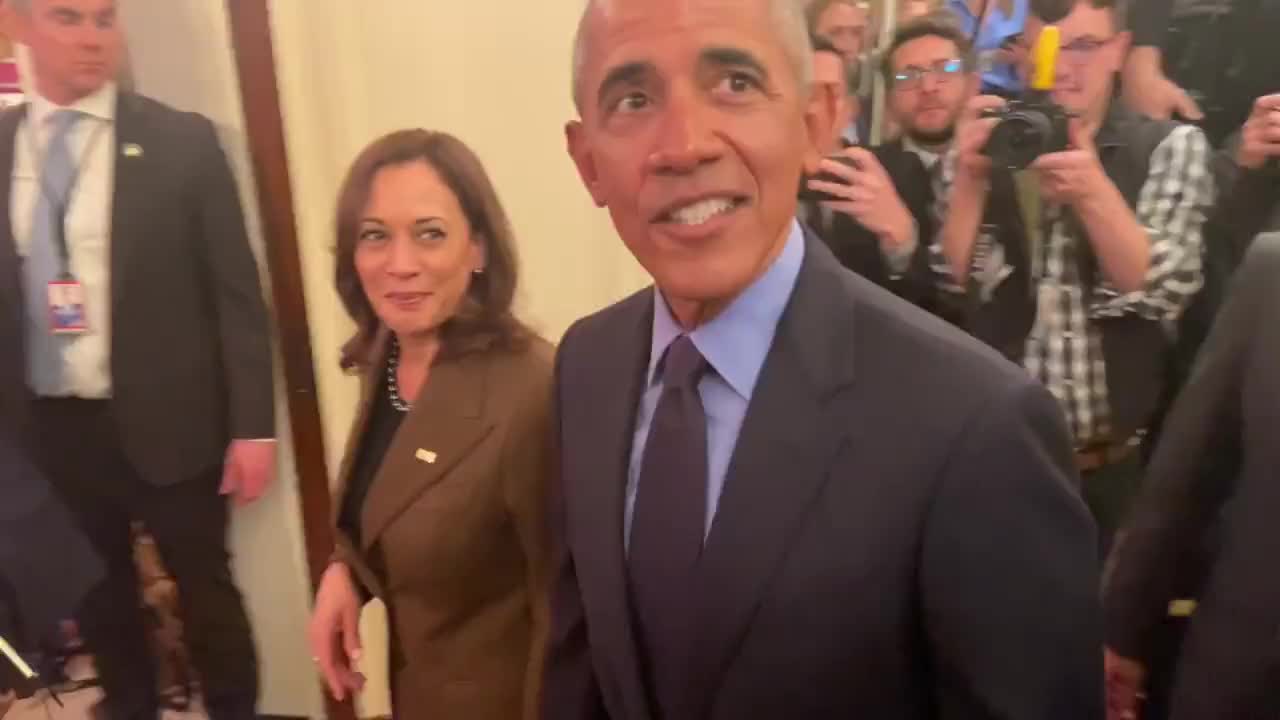 Barack Obama, Kamala Harris