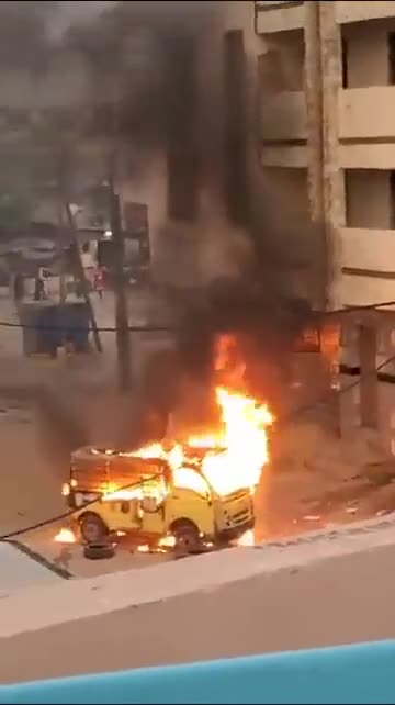 🇸🇳 Zdjęcia z Senegalu, gdzie trwają antyfrancuskie „akcje”.