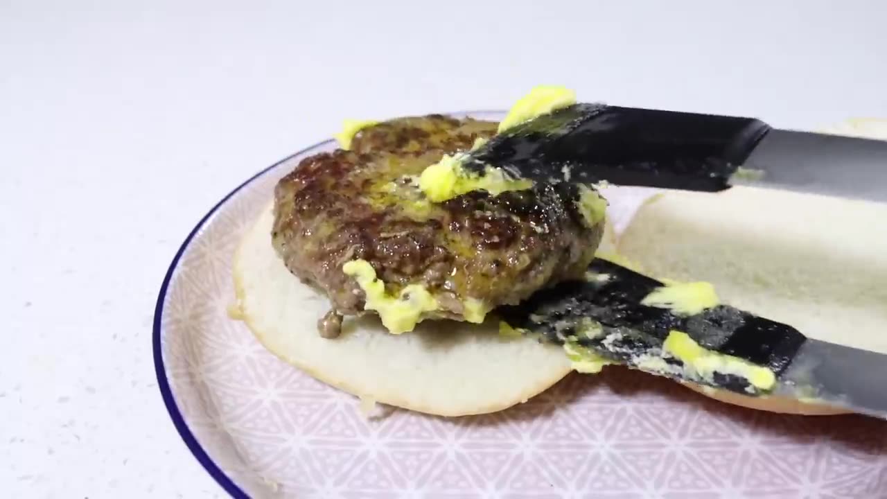 How To Make a McDonald's Cheeseburger